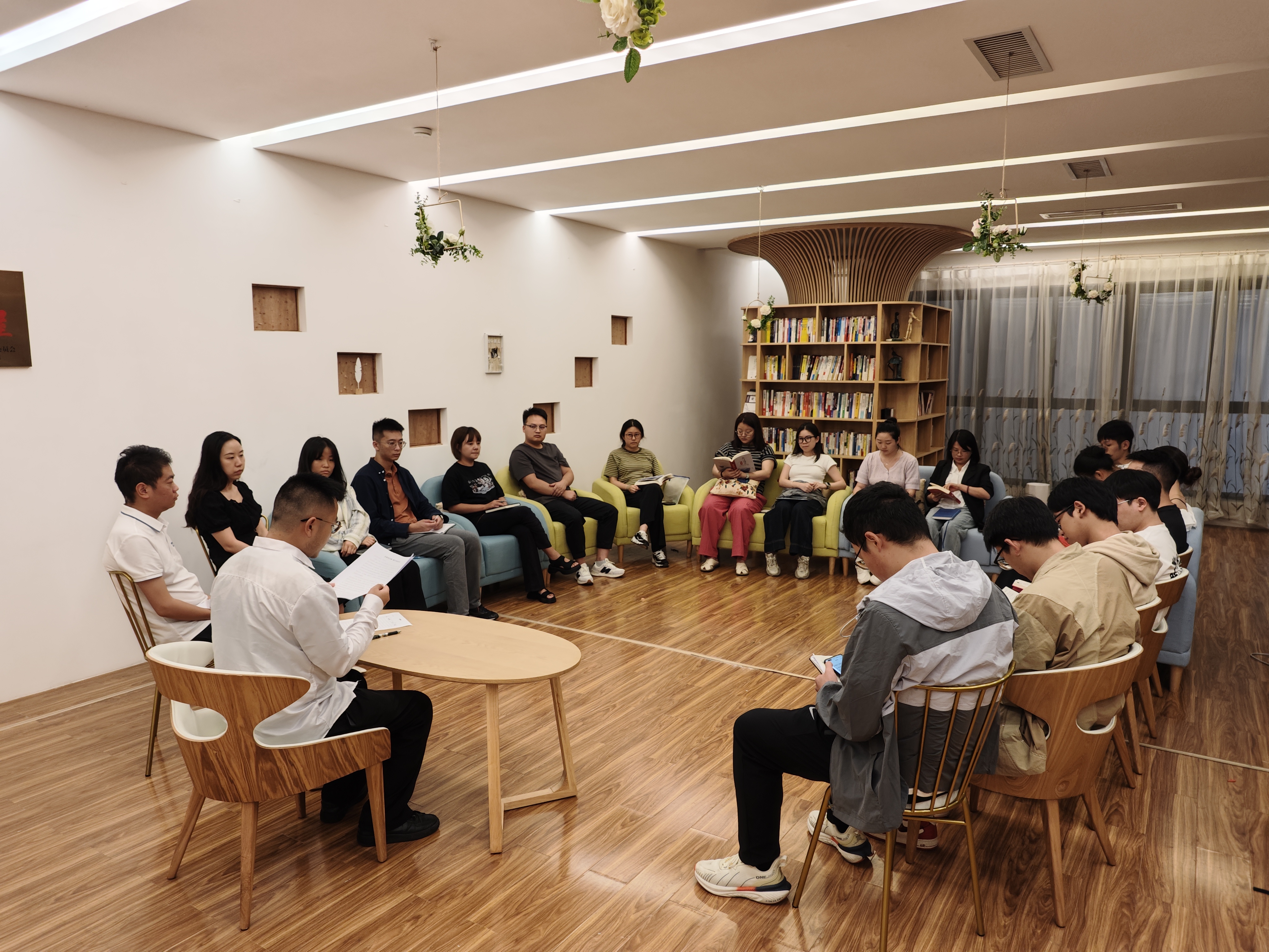 黔通智聯(lián)公司工會(huì)、團(tuán)總支聯(lián)合開(kāi)展“閱讀紅色經(jīng)典，不忘奮斗初心”主題活動(dòng)